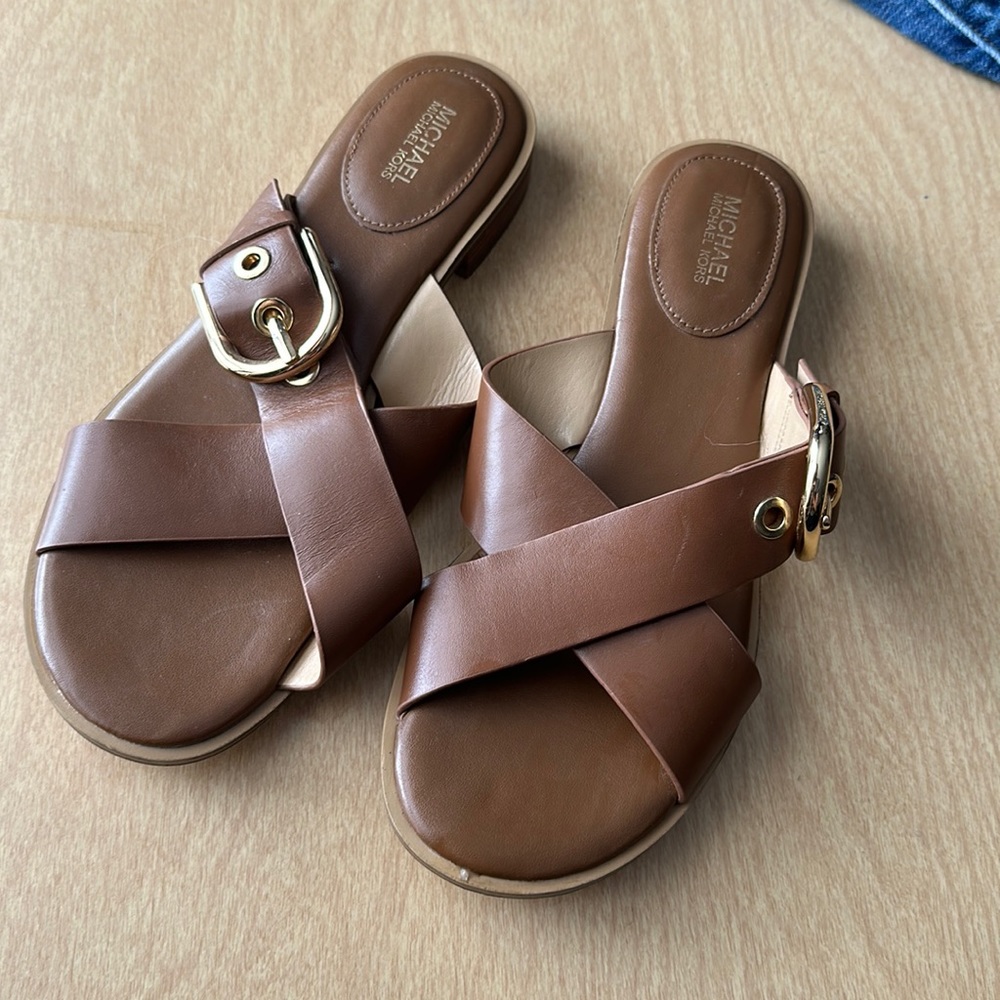 Sz 8 Michael Kors Brown Leather Sandles w/ Gold Buckle